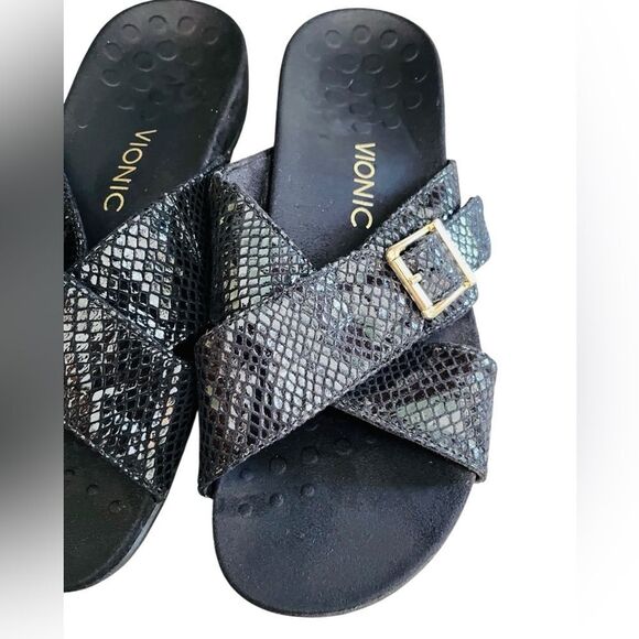 Vionic Sandal Dorie Size 9, Black Leather Snake Print Slide On Sandal w/buckle - Picture 2 of 6
